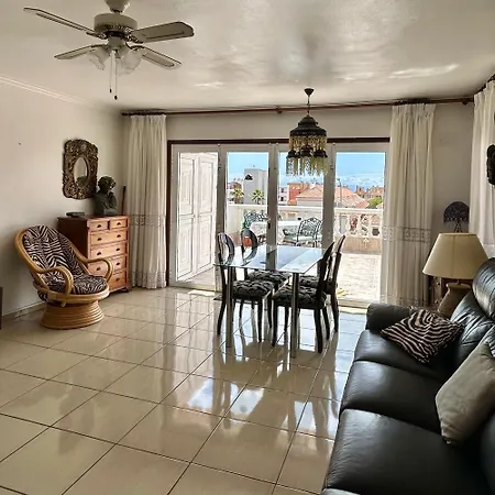 2 Bed With Sea Views In Cristianos K206 *