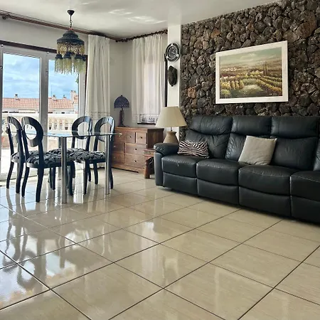 2 Bed With Sea Views In Cristianos K206 아파트